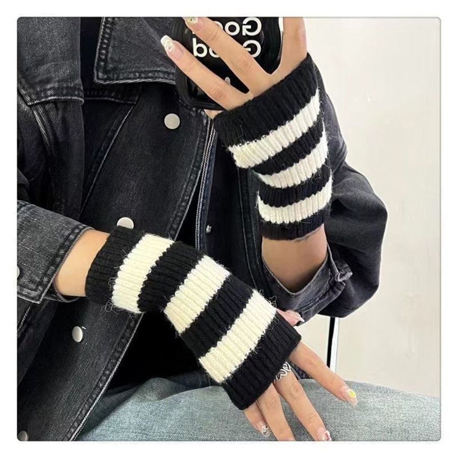 Y2k Accessories Cold Resistanc - огляд і ціна Fingerless Glove Knit
